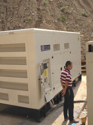 云南元蛮高速公路施工共计8台华东动力YC系列静音型发电机组